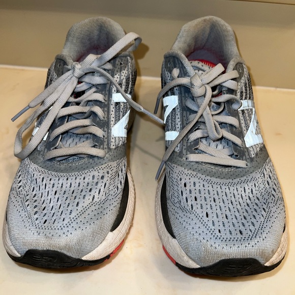 New Balance 860 tennis shoes - Picture 8 of 10